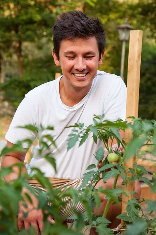 henry with hemp plants