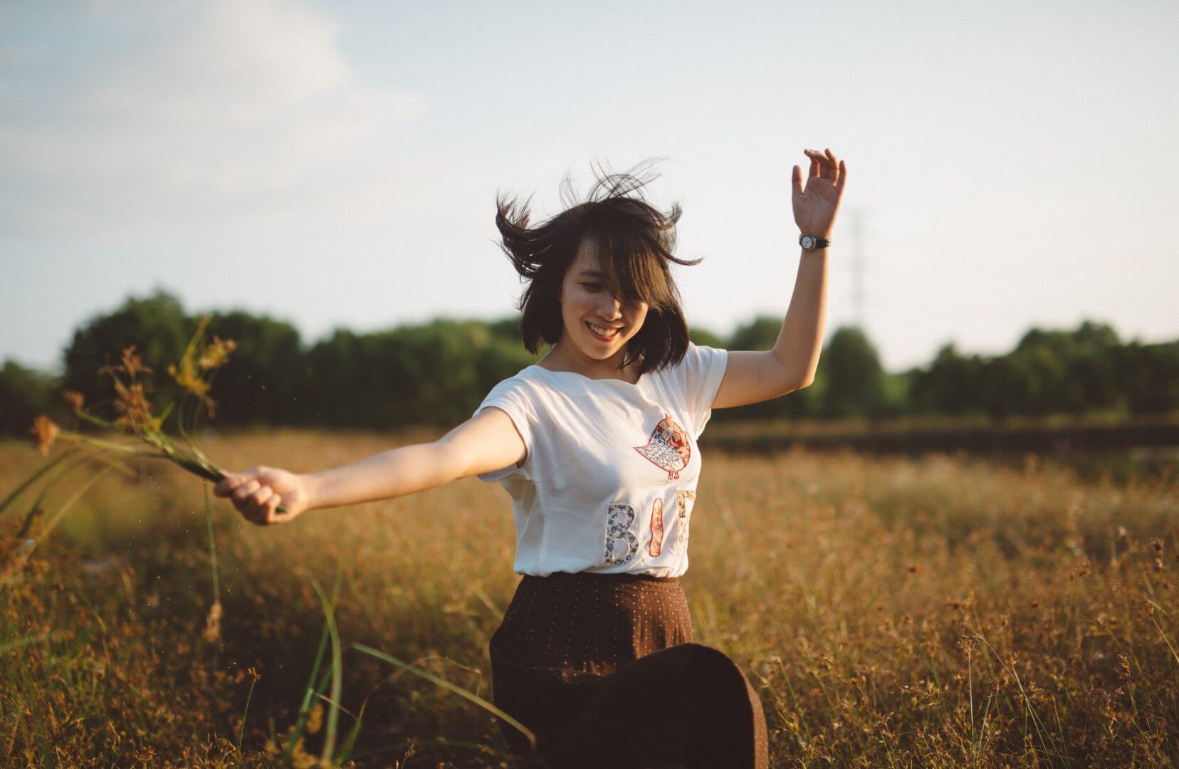 glow-on-flow-woman-happy