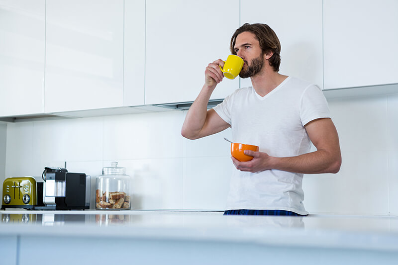 What is the best time to take CBD oil-man having breakfast